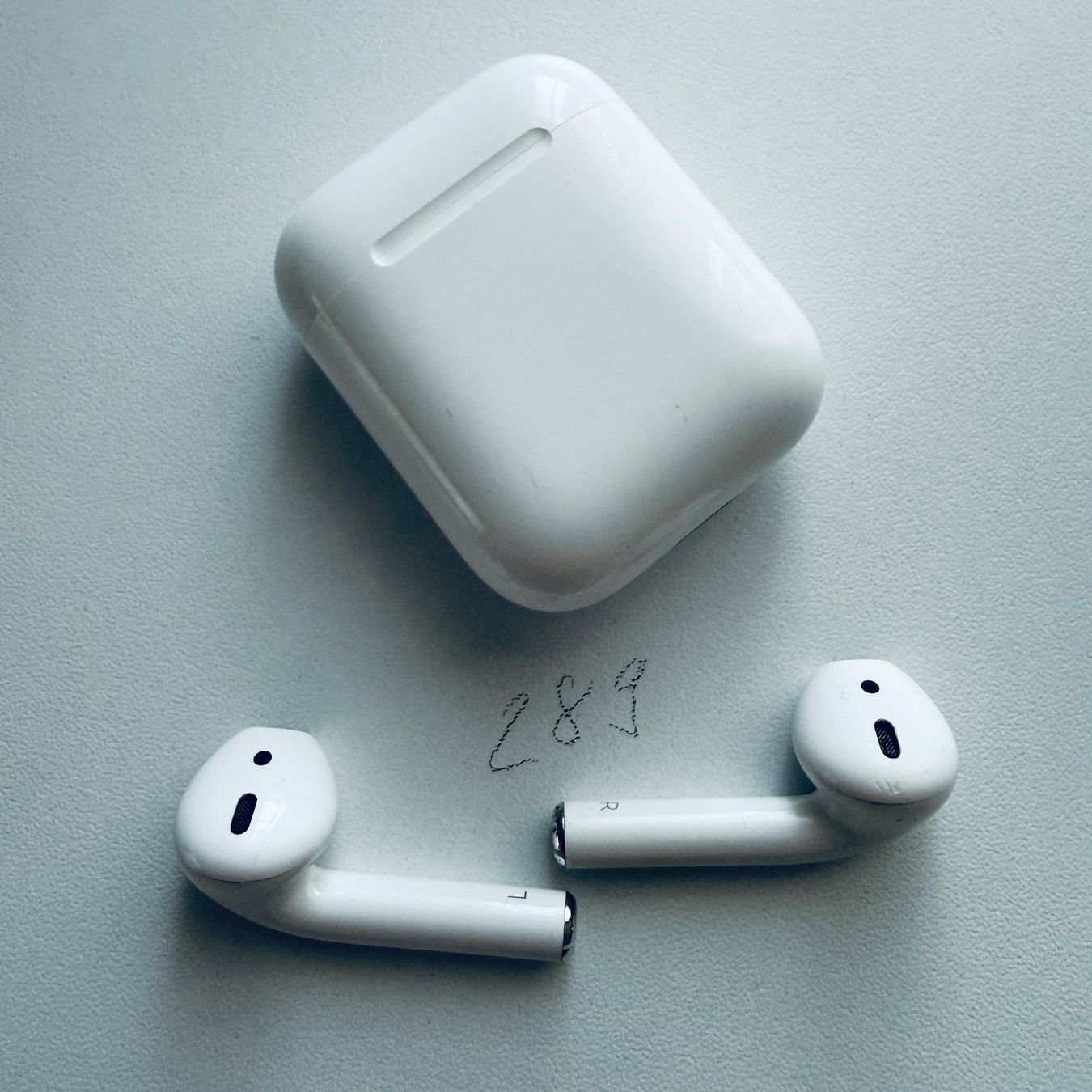 Apple Kopfhörer: Original Apple AirPods 2 Gen. Wireless Kopfhörer & Case – Gebraucht aus Basel von MY.AIRPODS.SHOP