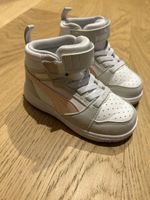 Baby sneakers Puma size 22