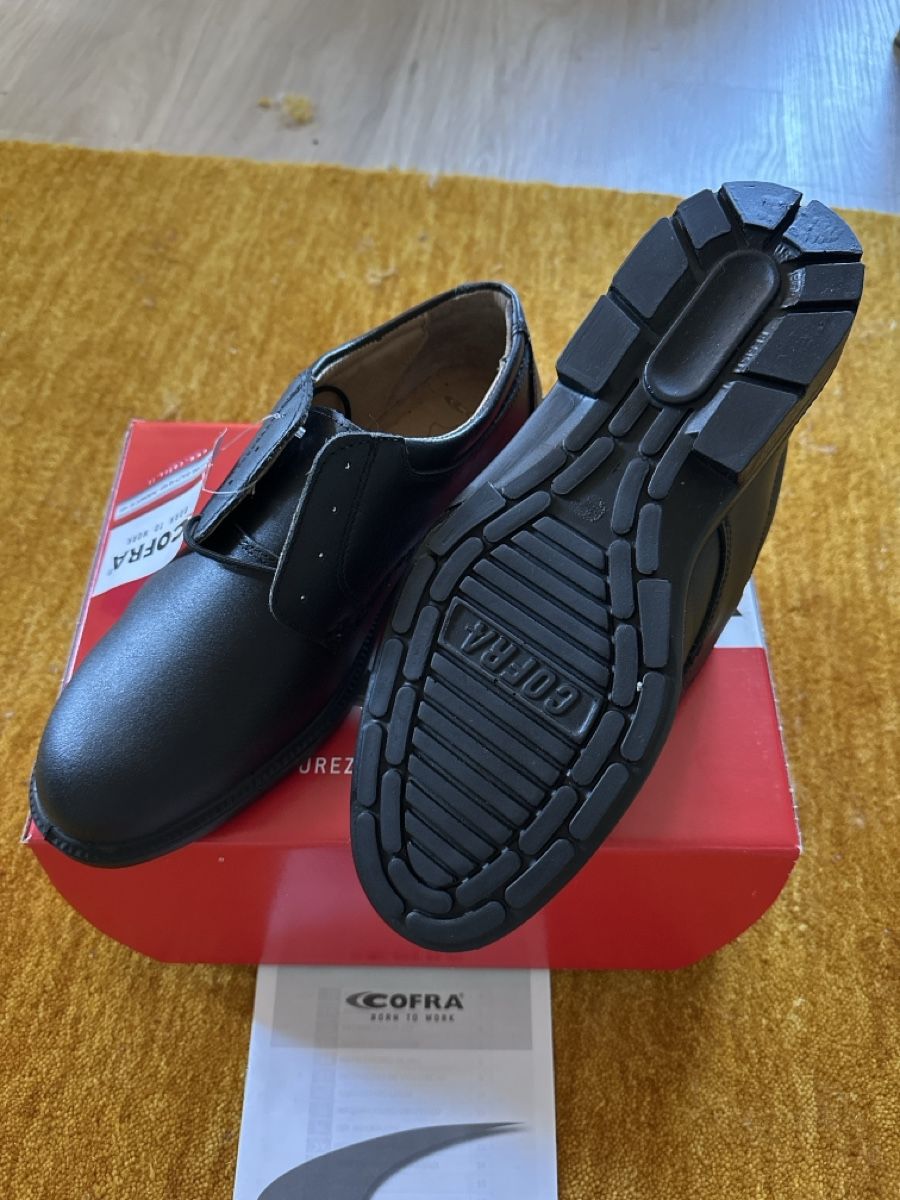 Herrenschuhe: Sicherheitsschuhe Grösse 44, Schwarz – Neu und originalverpackt aus Neftenbach von sre_6yh9 1