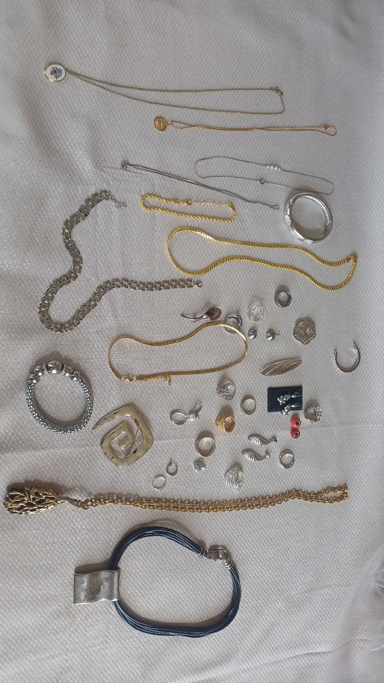 Altri gioielli: Lot diverser Schmuck  – Usato da Flawil venduto da Pinkmalibu