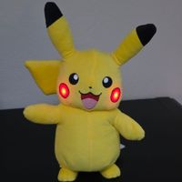 Pokemon Plüschtier Pikachu mit Lichtfunktion