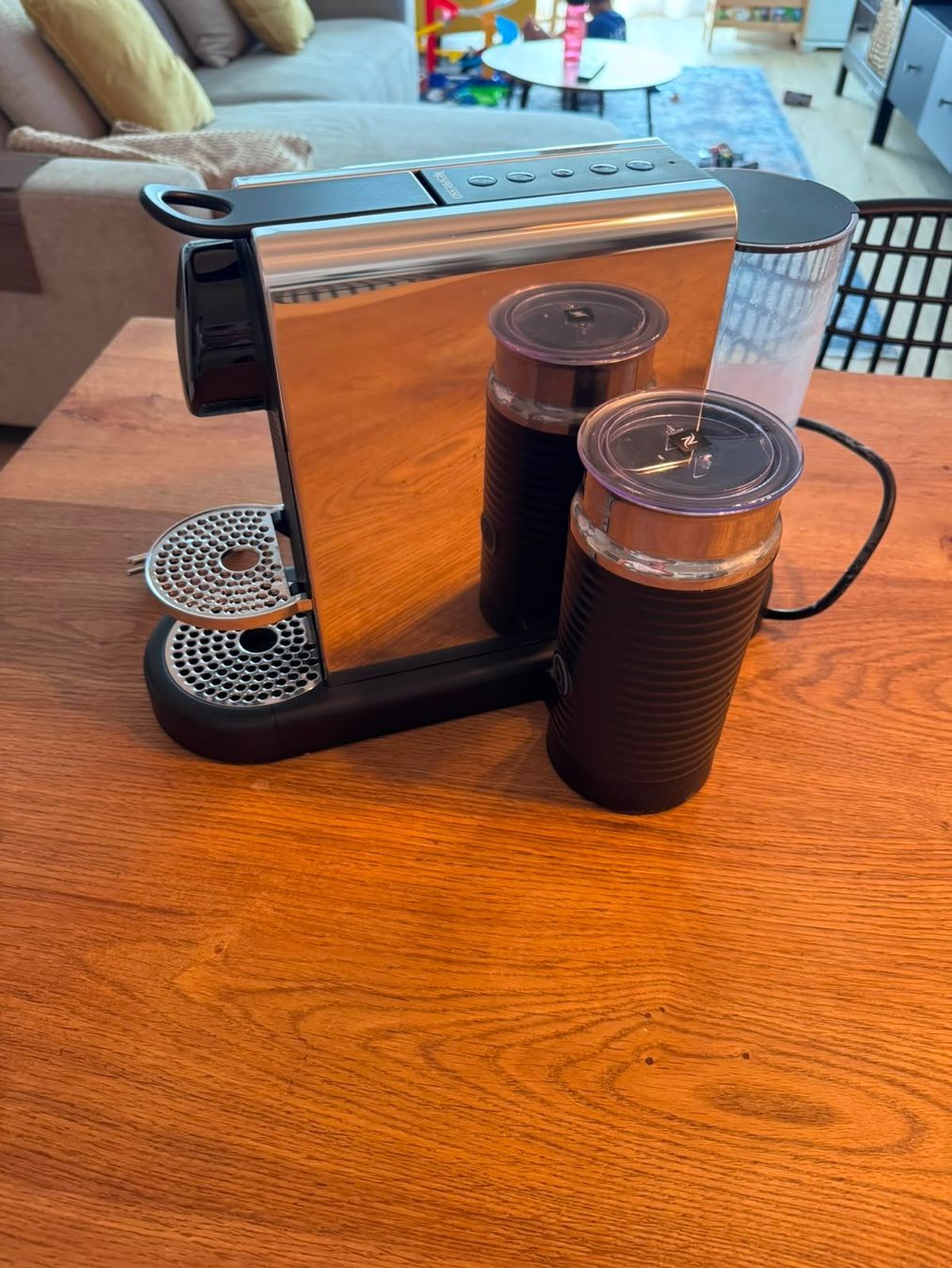 Nespresso Kaffeemaschinen & Espressomaschinen: Nespresso Citiz Platinum & Milk – Gebraucht aus Gordola von Mike272727 2