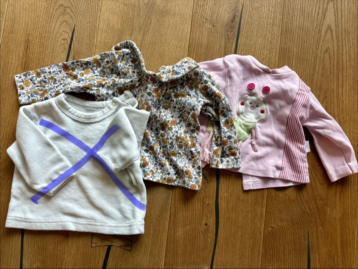 Lotti & Set di vestiti: Lot de6 pulls 0-3 mois – Usato da Biel/Bienne venduto da Milenegc