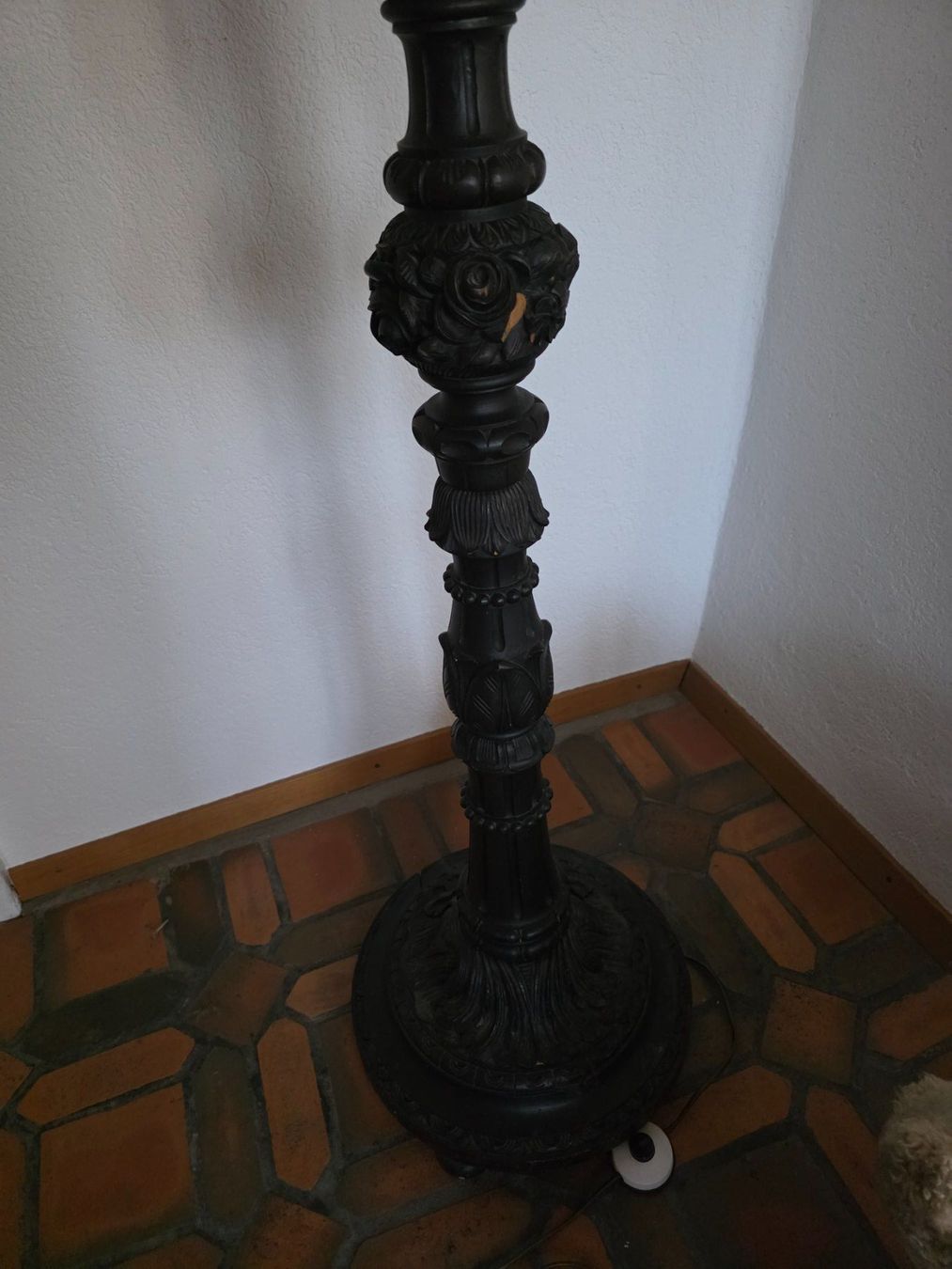 Lampes: robuste antike Ständerlampe Leuchte Schirm Stehlampe Lampe – D'occasion à Walterswil BE par Lonitti 1