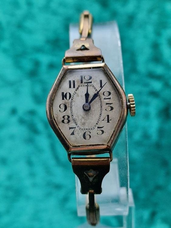 Antike Art Deco Damen Armbanduhr klein und schick aus 1920ge