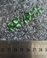 12 Katzenaugen Cabochons rund – grün – Schmuck DIY