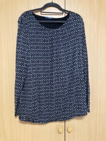2x gemustertes Shirt Gr. XL