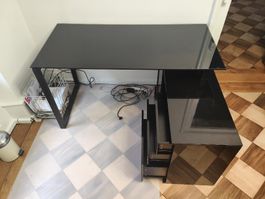 Schöner Schreibtisch 140x70cm mit Korpus und Schubladen