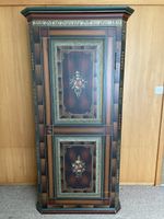 Bemalter antiker Bauernschrank 1858