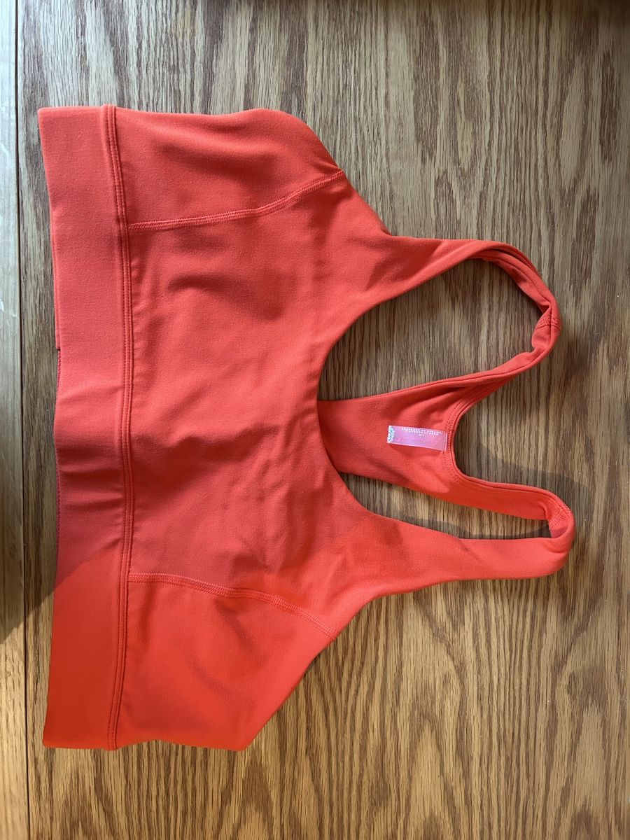 Tops: Sport BH – Neuf avec emballage d'origine à Susten par mariia_99 2
