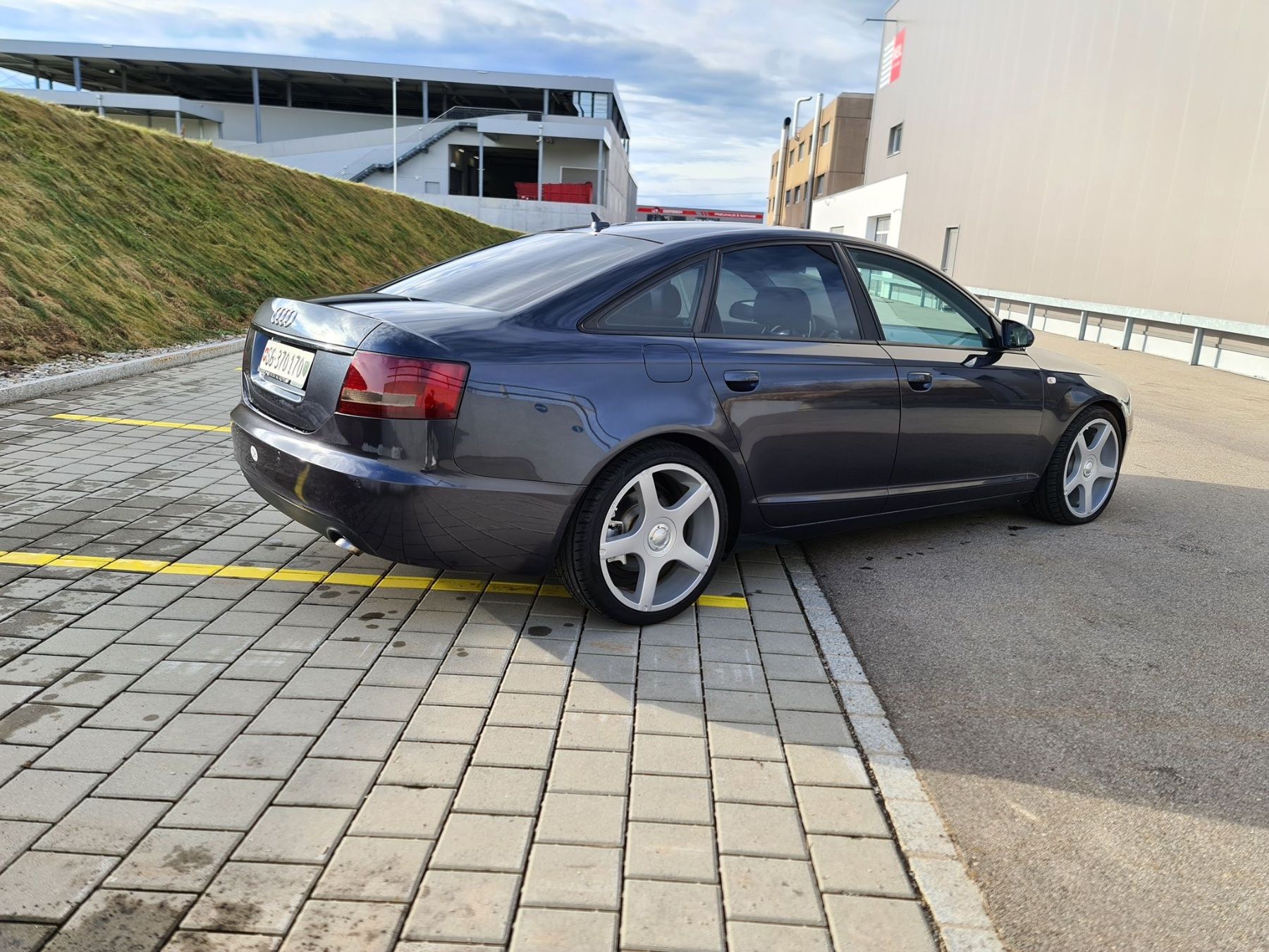 Audi Automobili: Audi A6 2.0 TDI – Usato da Gossau SG venduto da Nez-lim 3