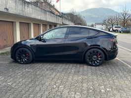 Tesla Model Y Performance, schwarz, Neuwertig, 2024, 21‘000