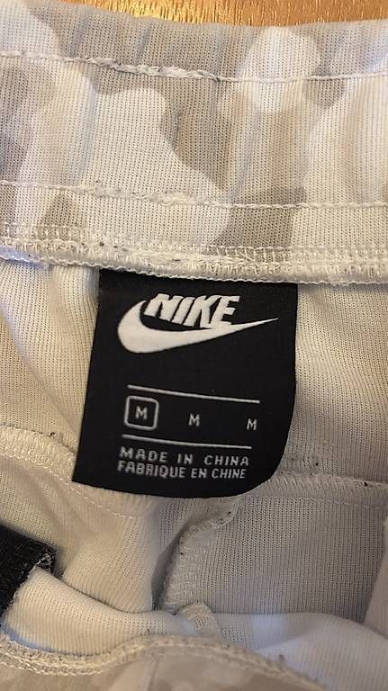 Pantaloni: Pantaloni tuta Nike  – Usato da Riva San Vitale venduto da ame_rtg5 1