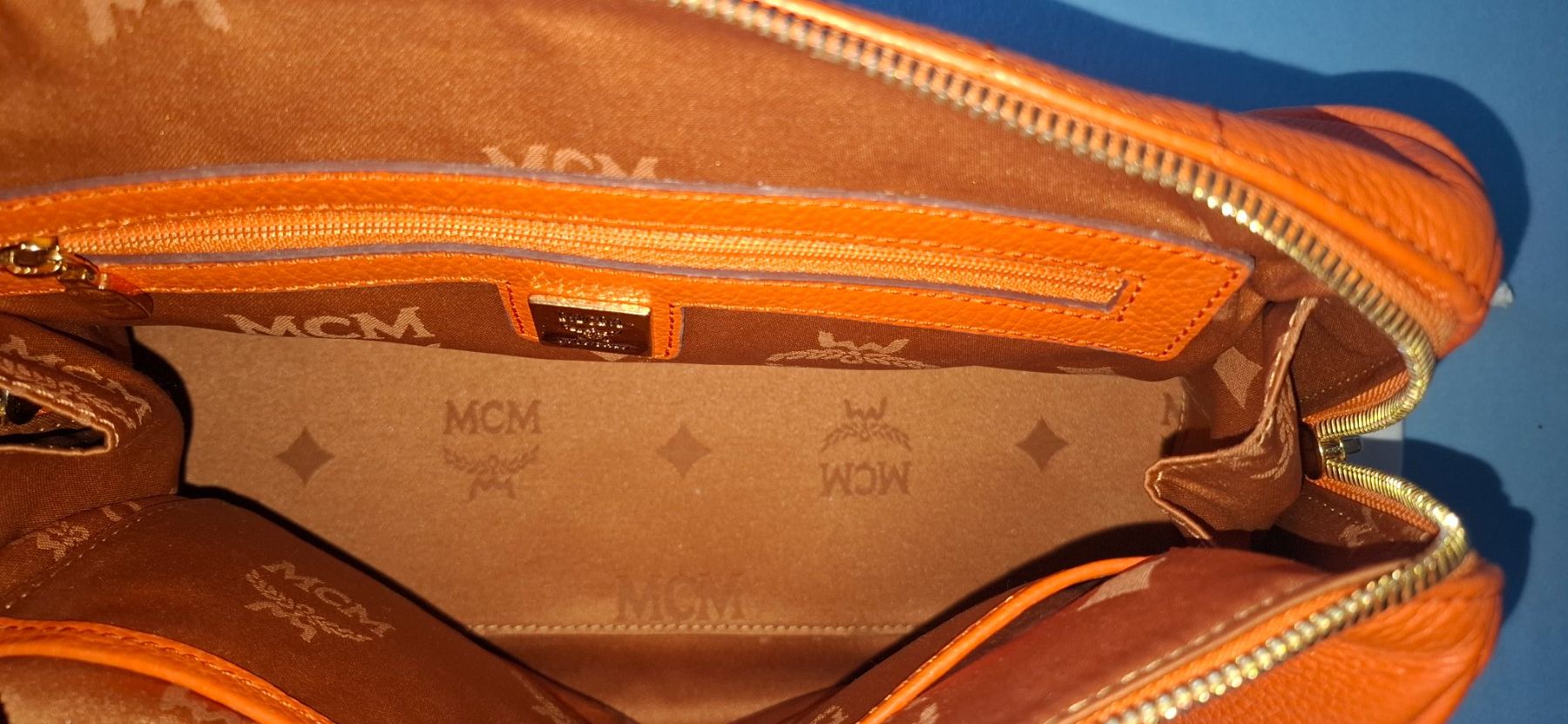 Mcm Sacs femmes: MCM mittelgrosse Tasche mit Schulterriemen – Neuf (Voir description) à Weggis par Jhmathis 6