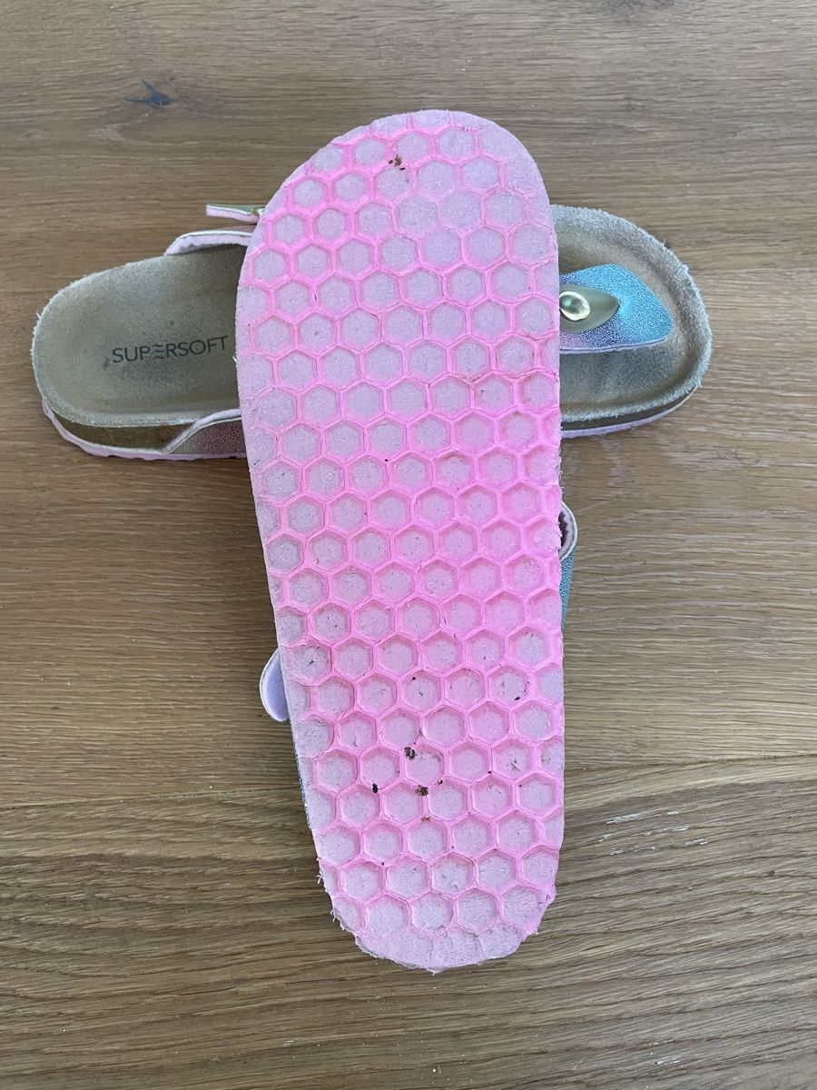 Scarpe per ragazze: Sandaletten / Sandalen / Flipflops – Usato da Aarwangen venduto da erd_ngx8 4