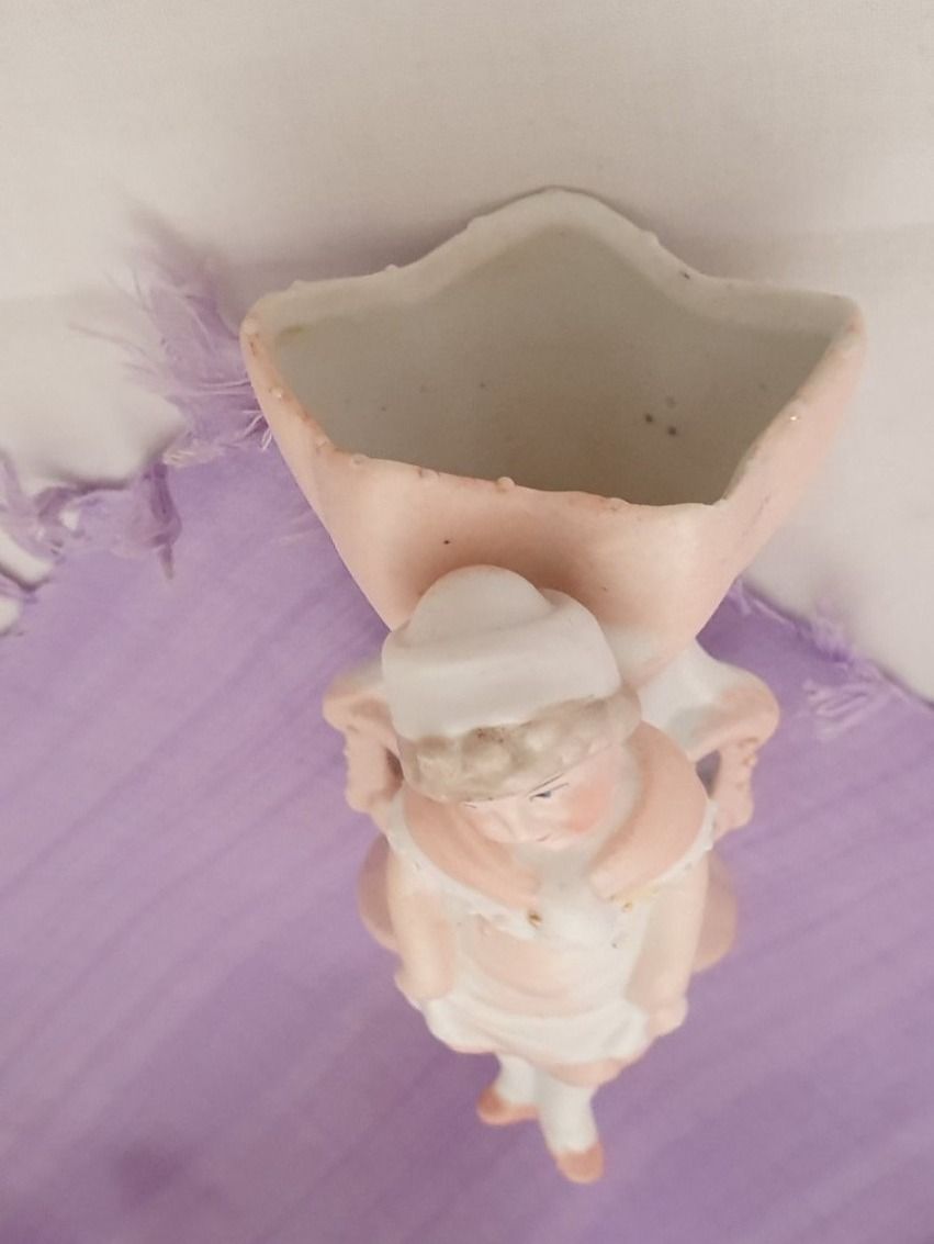 Vasen & Gefässe: Mädchen mit Vase – Gebraucht aus Läufelfingen von jac_vp95 3