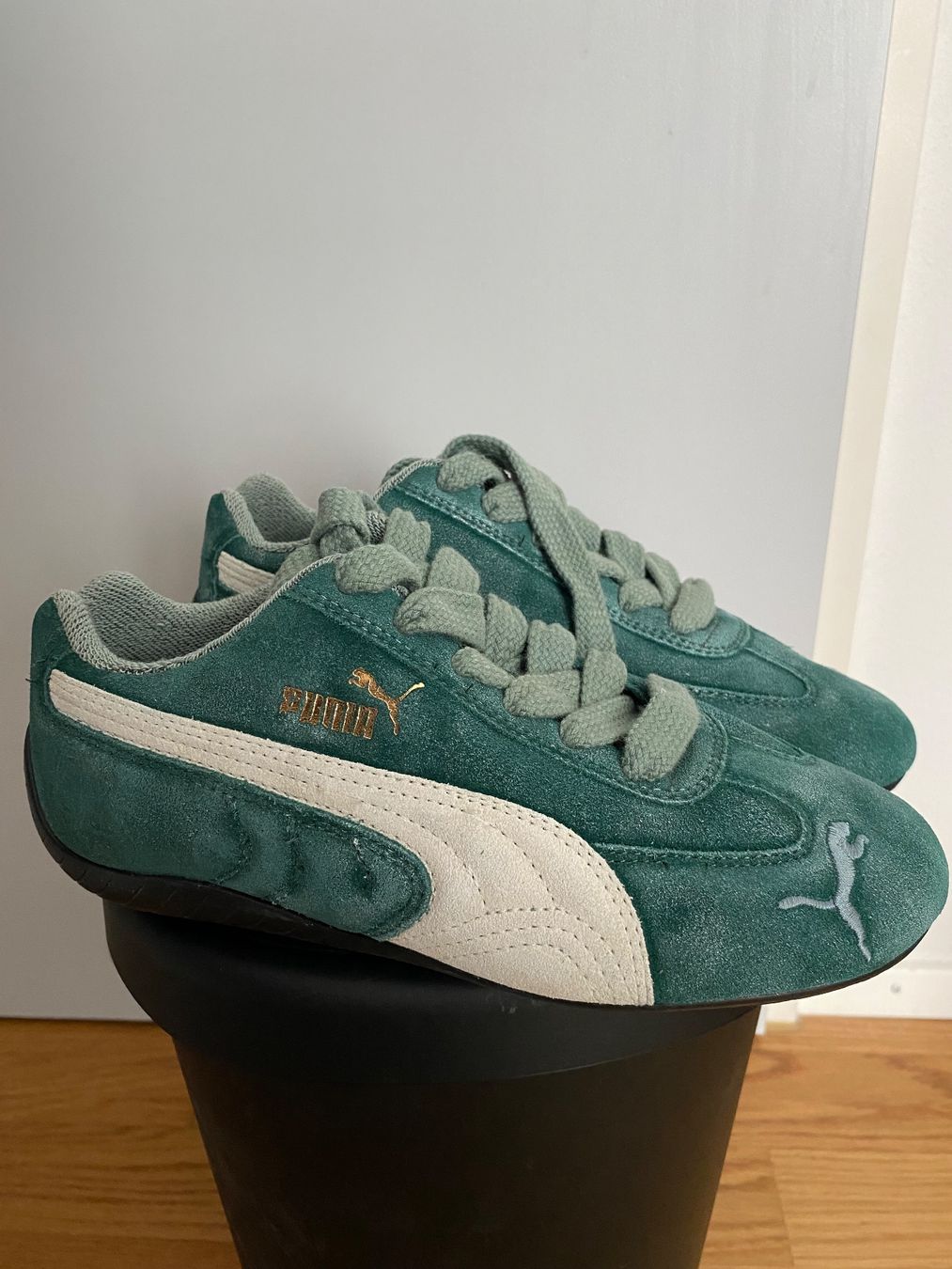 Puma Scarpe da donna: Puma Speedcat The Neverworn 5 Sneakers – Nuovo (secondo la descrizione) da Glattbrugg venduto da Orange.zh