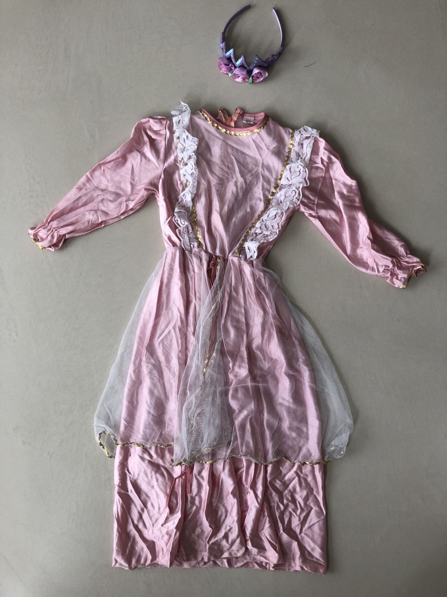 Costumi: Déguisement princesse – Usato da La Tour-de-Peilz venduto da zazen33