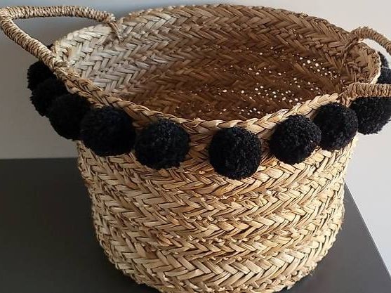Micasa Altro per la casa: Panier osier avec pompoms – Usato da Granges-Paccot venduto da Cecile76