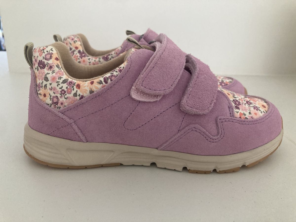 Scarpe per ragazze: Wheat Sneaker 32 – Usato da Riehen venduto da Prelov
