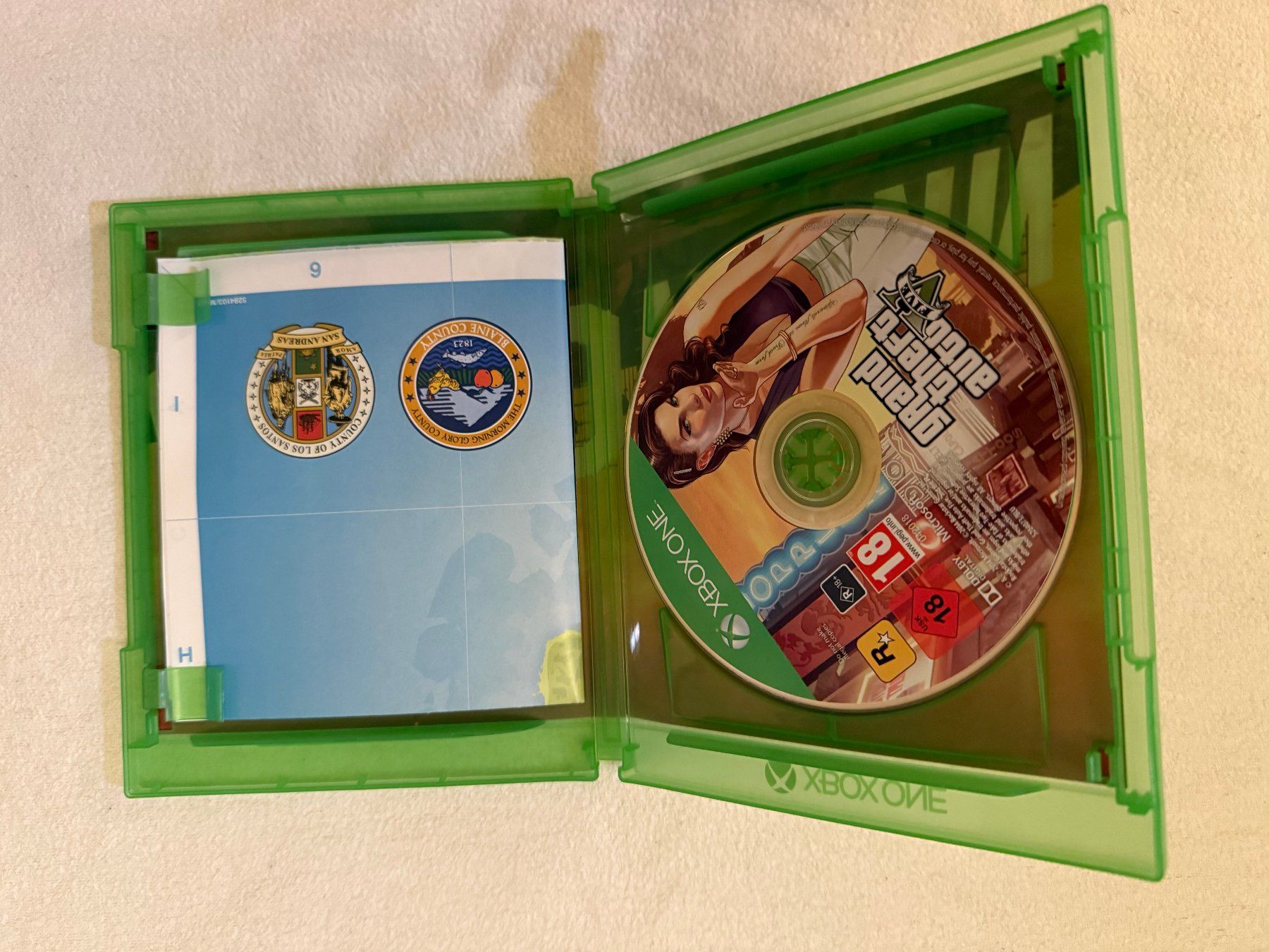 Microsoft Consoles: Xbox One OVP + Controller + 5 Spiele: GTA V, Witcher 3 – D'occasion à Bern par mat_rl7h 7