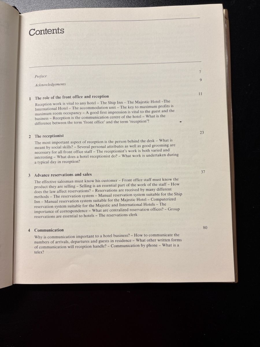 Libri: Hotel Front Office v. Bruce Braham – Usato da Verscio venduto da Foroglio 2