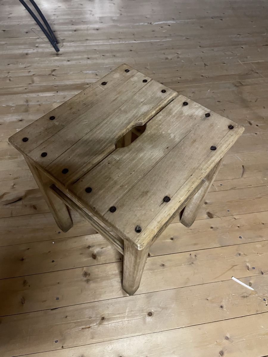 Tabourets: Hocker Holz unbehandelt . 45x35x35cm – D'occasion à Winterthur par minusch777 1