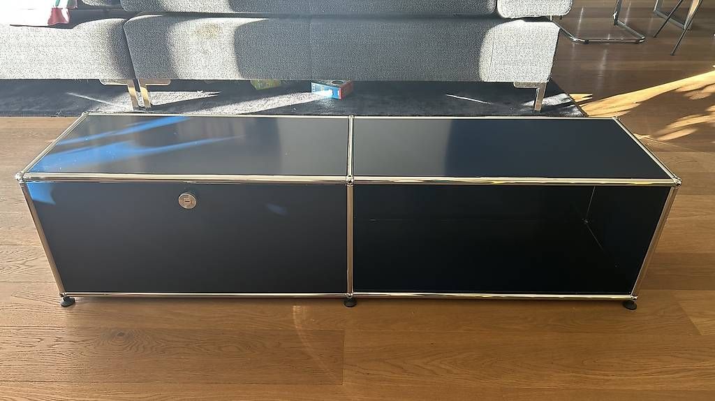 Cassettiere: Meuble USM bleu foncé – Nuovo e nell'imballaggio originale da Choulex venduto da superposition 4