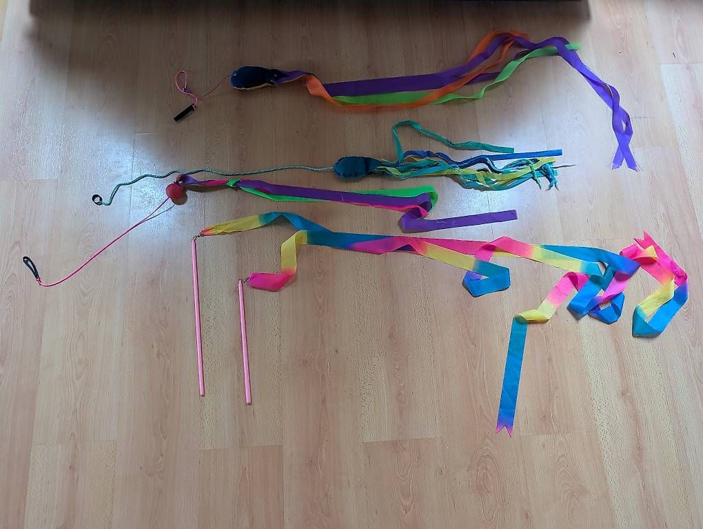 Sonstiges zum Basteln & Handarbeiten: Bunte Gymnastikbänder – Gebraucht aus Schaffhausen von Pfupff