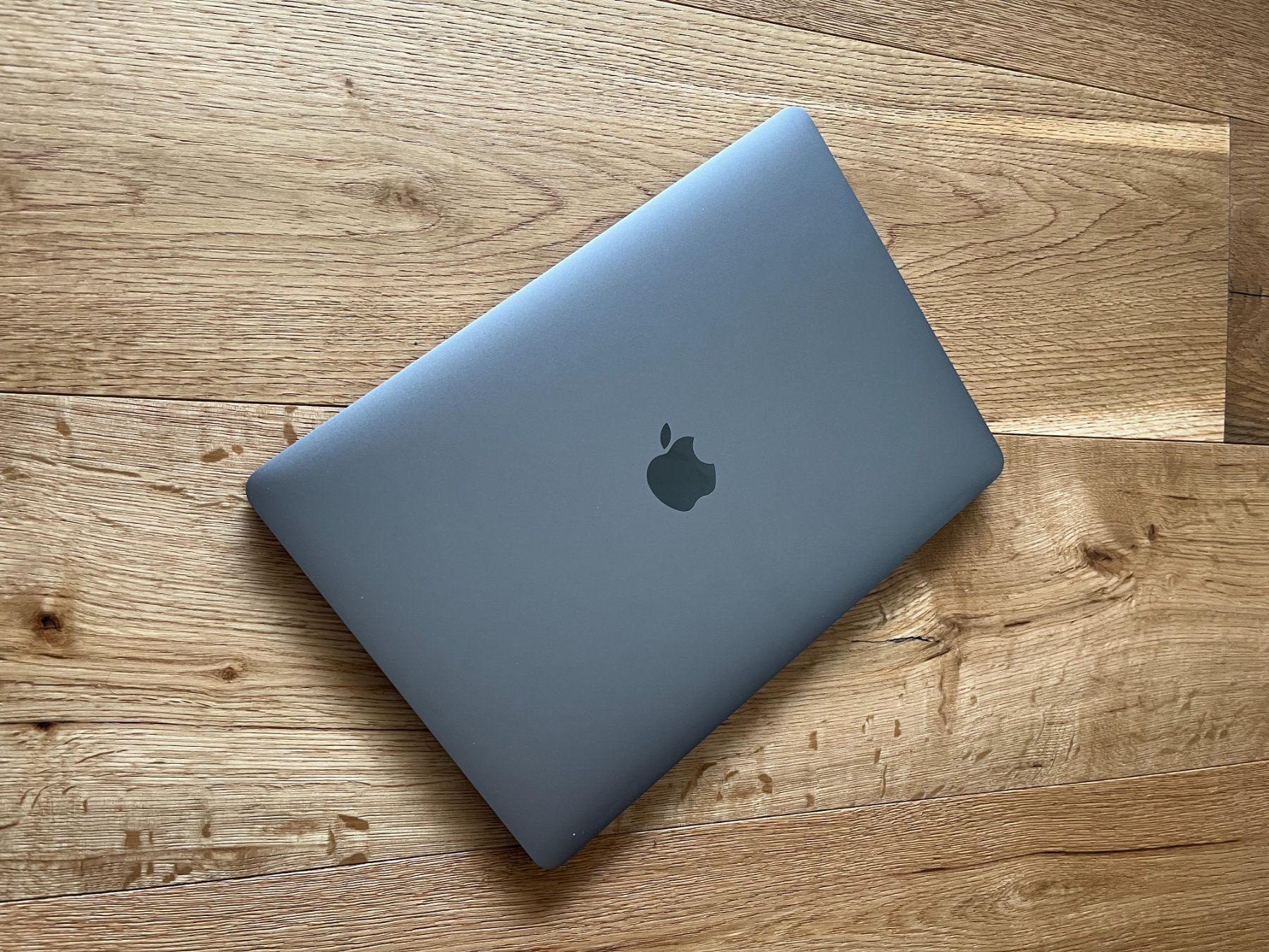 Apple Notebooks: Apple MacBook Pro 13" neuwertig Space Grau – Gebraucht aus Näfels von csh552