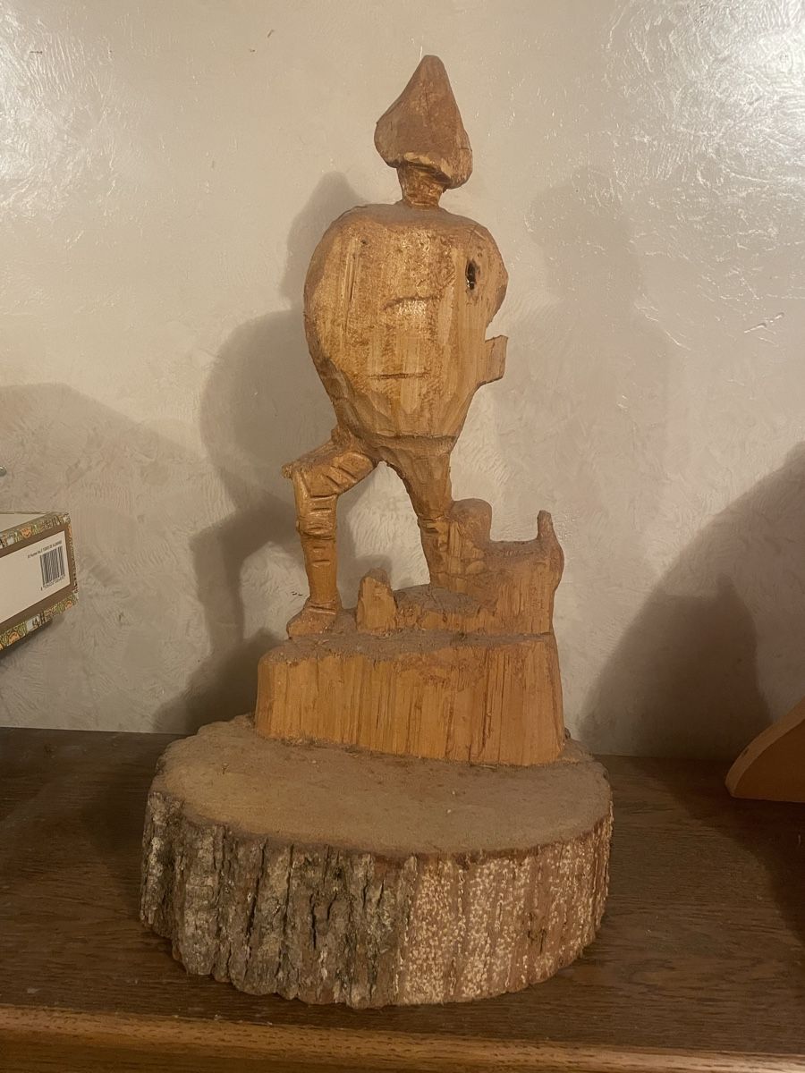 Skulpturen & Statuen: Statuette Chasseur Sculptée dans une Bûche de Bois – Gebraucht aus Vallamand von Bricbracbroc82 2