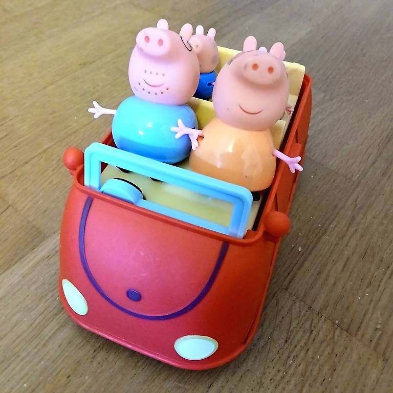 Giocattoli: Peppa Pig Auto  – Usato da Luzern venduto da SapientiaAeterna 1