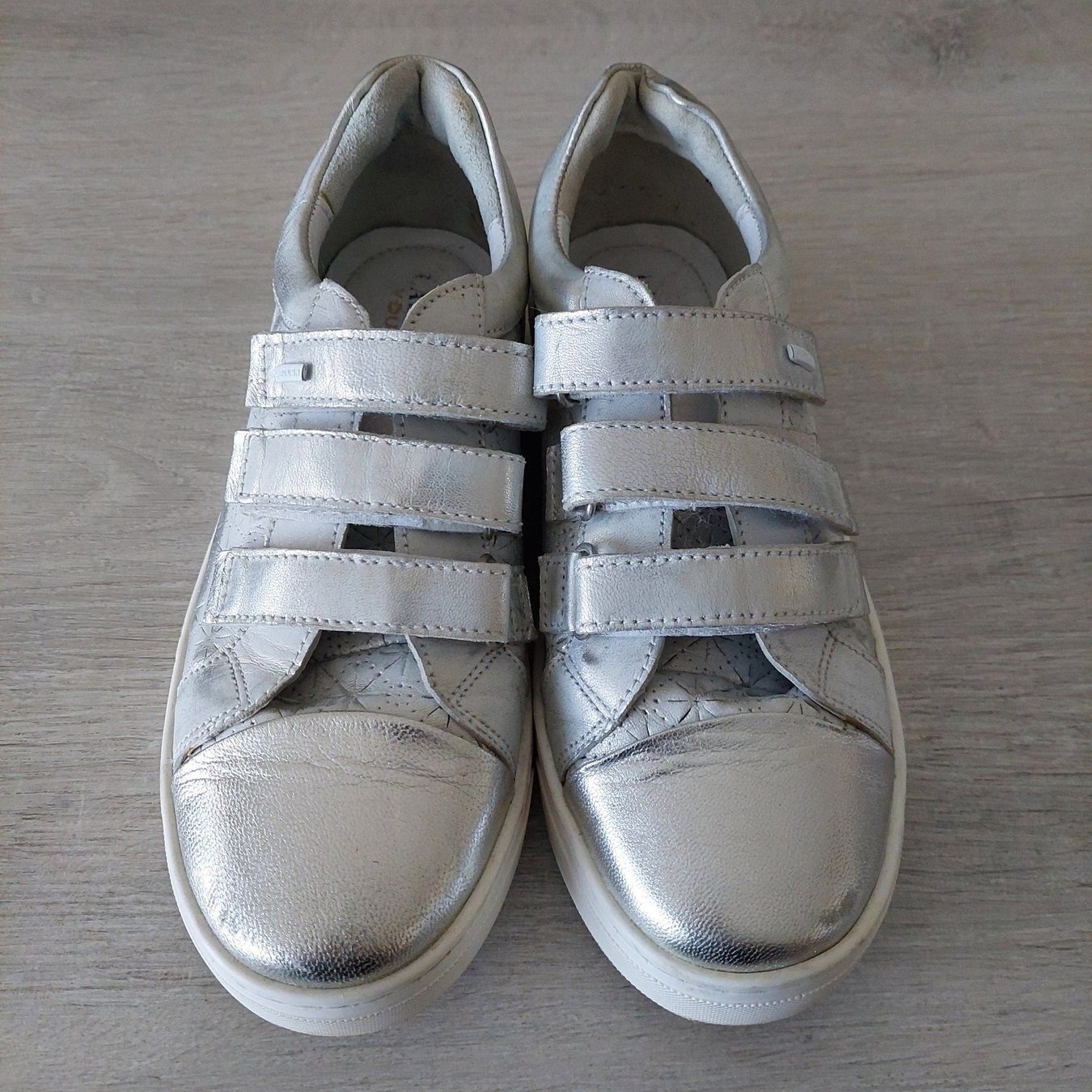 Scarpe per ragazze: Mädchen Sneakers Gr. 35 – Usato da Zug venduto da nikspk 2
