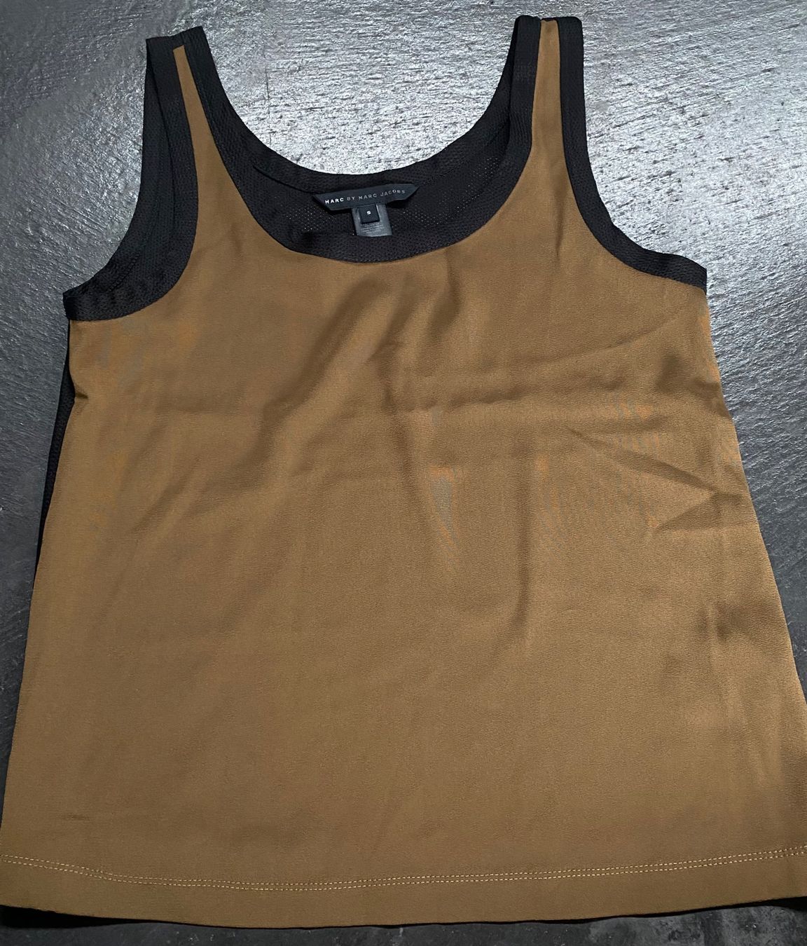 Marc Jacobs Tops: Top olive- schwarz NEU small Marc by Marc Jacobs – Neu (gemäss Beschreibung) aus Chur von simhofstr
