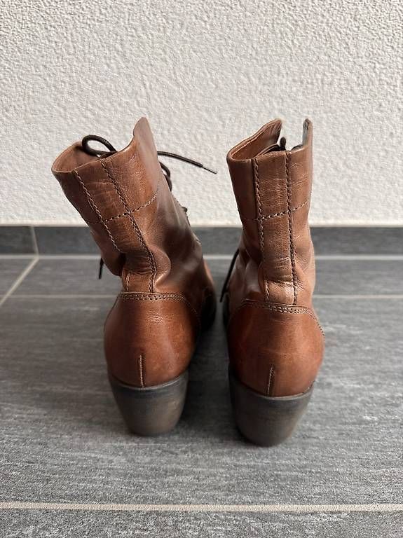 Damenschuhe: Lederschuhe mit Gummisohle, Grösse 39 – Gebraucht aus Meiringen von wintersunneschiin 3