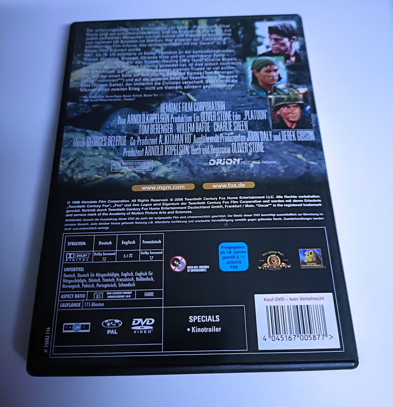 Tutti i DVDs: Platoon (1986) - DVD – Usato da Köniz venduto da Filmzone 1