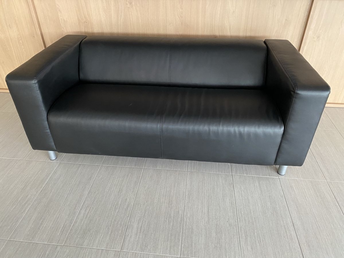 Sofas: Schwarzes Ledersofa – Gebraucht aus Hägglingen von Karin0802