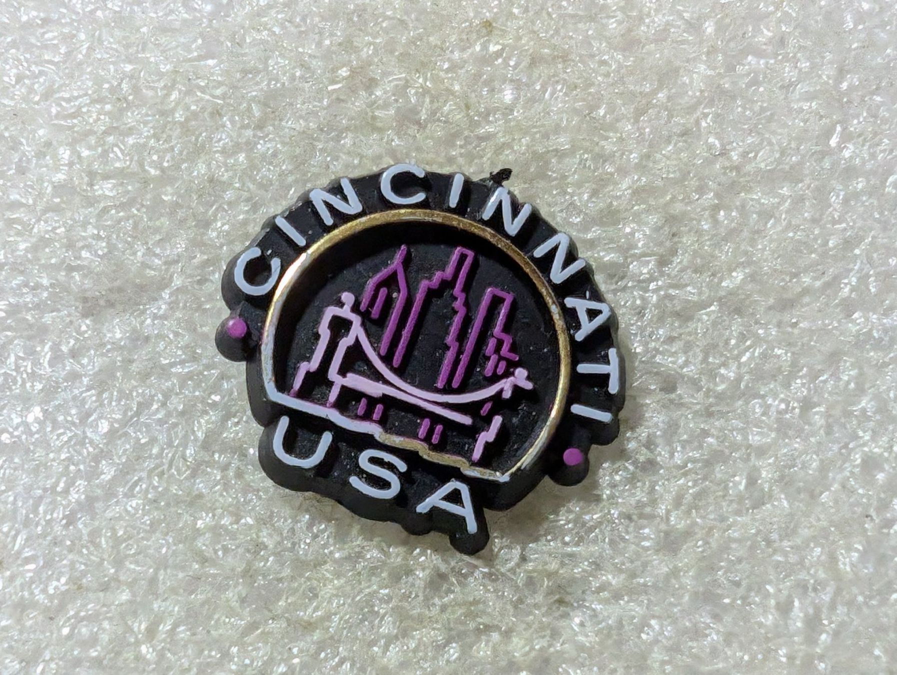 Placchette & Badge: Ansteckpin 150: Cincinnati – Usato da Oppligen venduto da Pin-Fall-Shop