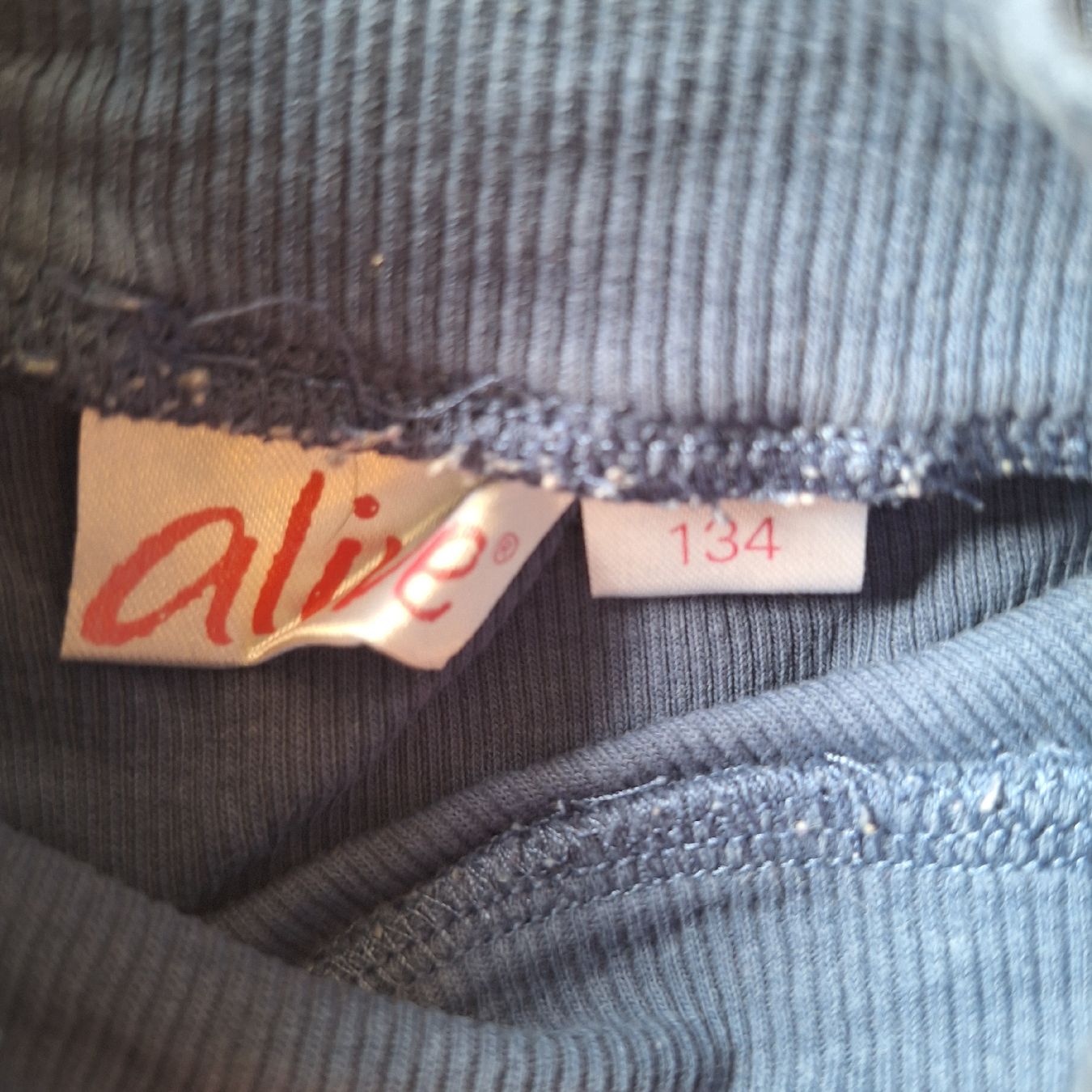 Maglioni & Felpe: Pullover, Gr. 122/128 und 134, Top Zustand – Usato da Richterswil venduto da C011 1