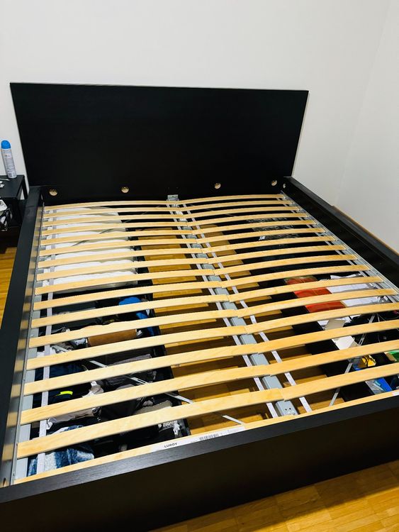 Ikea bed frame 180 X 200 + 4 bed storage boxes (no mattress) Kaufen