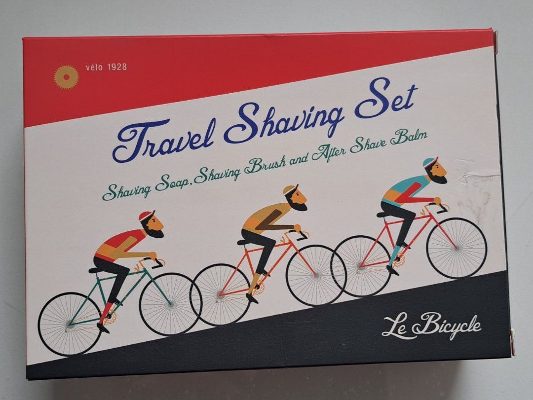 Rasoi & Lamette da barba: Reise-Rasier-Set Le Bicycle = Seife, Pinsel & Balsam – Nuovo e nell'imballaggio originale da Oftringen venduto da Offers 1