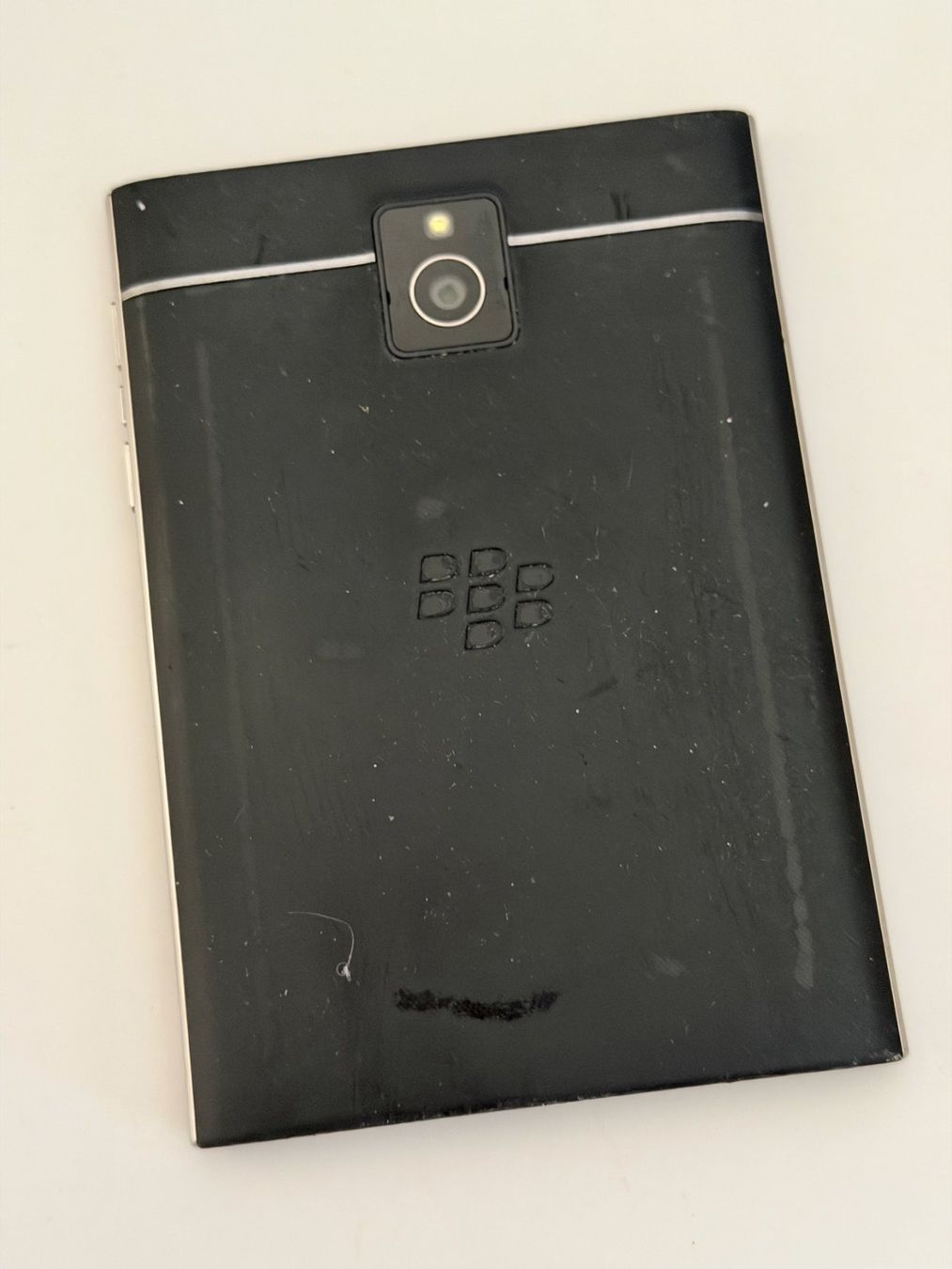 Blackberry Telefoni cellulari / Smartphones: Blackberry Passport mit Ladekabel und Hülle – Usato da Nänikon venduto da marcusg70 4