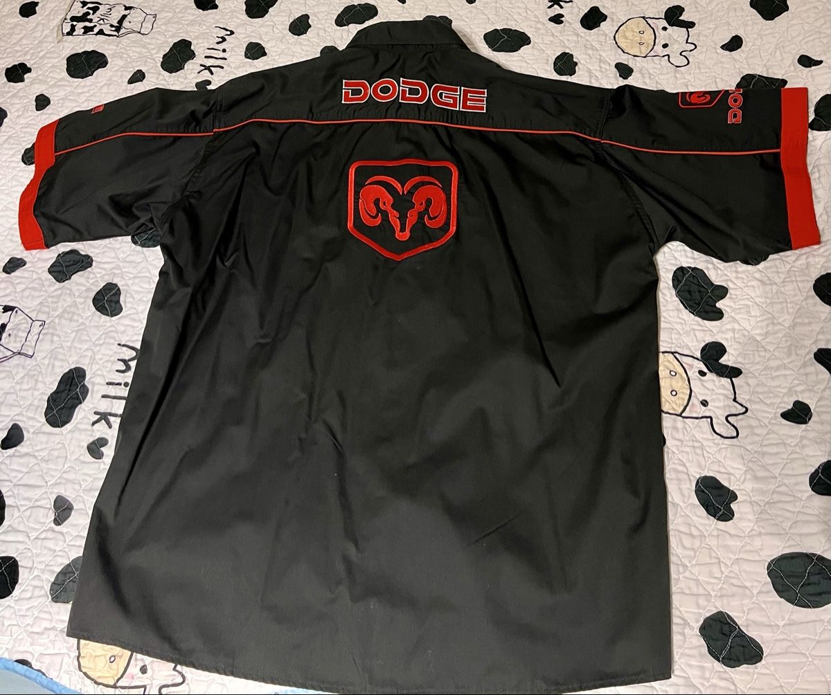 Kleiderpakete: Dodge Fan Set XXL – Gebraucht aus Zürich von d-ron 8