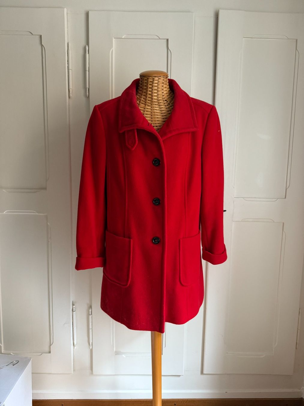 Basler Jacken: BASLER - Wolle-Kaschmir Jacke rot 40 – Gebraucht aus Zürich von Diazaio