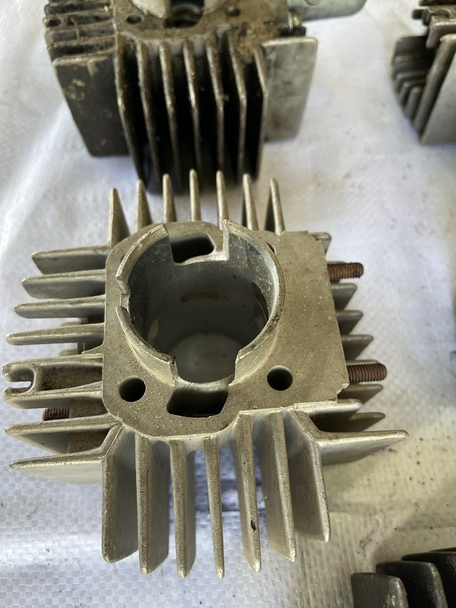 Autres fournitures industrielles: Zylinder und Kolben Mofa Töffli – Défectueux à Sempach par Brun1979 3