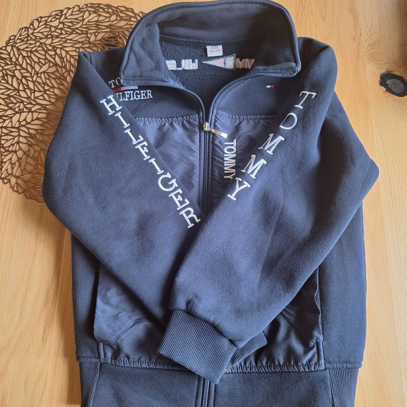 Tommy Hilfiger Giacche: Tommy Hilfiger Jacke Gr. 146 – Usato da Hettenschwil venduto da Schneuggi2 5