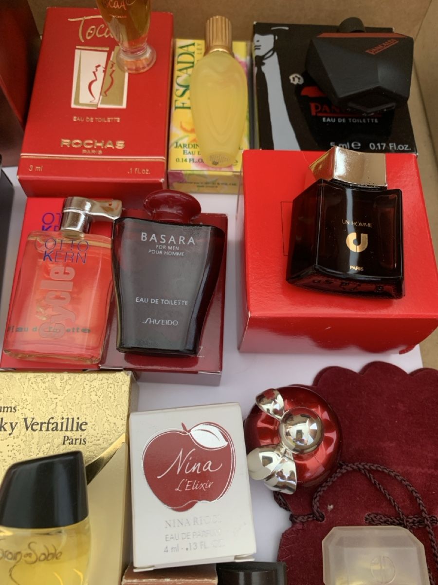 Parfum & Eau de Toilette: Parfum Miniaturen – Gebraucht aus Hochdorf von Blume007 5