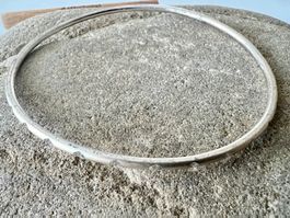 Feiner Silberarmreif Vintage – funkelnd facettiert