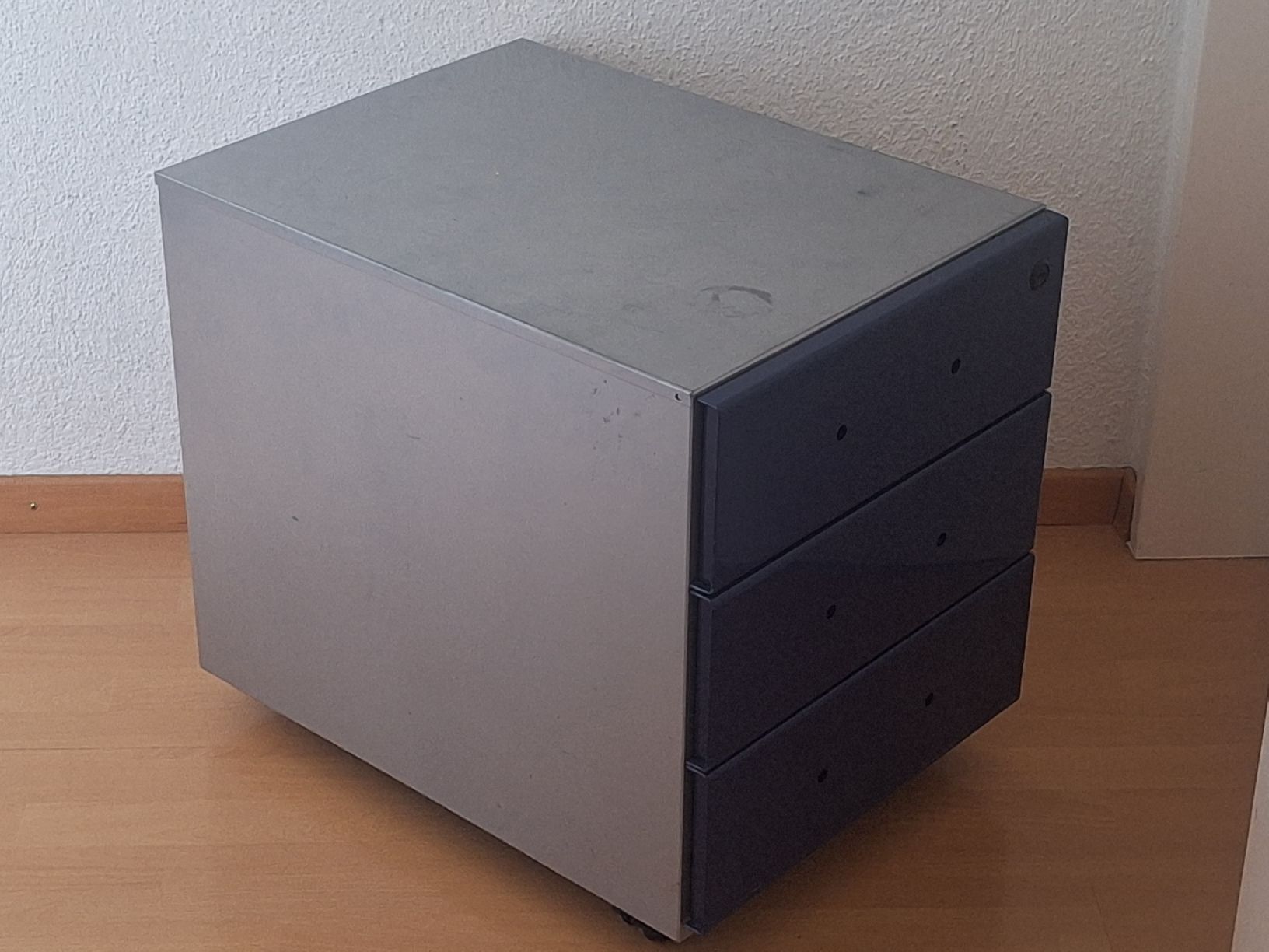 Banconi: Büro Korpus ab nur 1 Fr. !!! – Usato da Grüt (Gossau ZH) venduto da wisdomio7 8