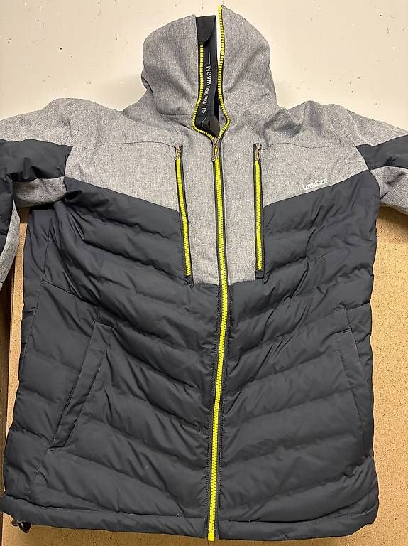 Jacken: Men's 100 warm ski and snowboard jacket – Gebraucht aus Zürich von max_8cpy